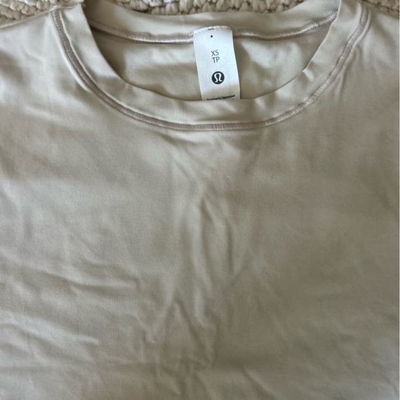 Lululemon Athletica Wundermost Crewneck Cream Short Sleeve Tee - Picture 4 of 7